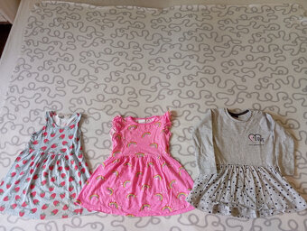 MEGA BALÍK 87 KS DÍVČÍHO OBLEČENÍ VEL.92 ZA SUPER CENU 350,- - 12