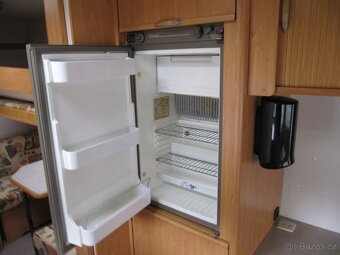 Prodám karavan Knaus 500TK,r.v.1999 + předstan. - 12