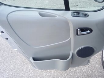 OPEL VIVARO LONG 2,5 CDTI 107kW RV2011 VELKÁ VÝBAVA 1MAJITEL - 12