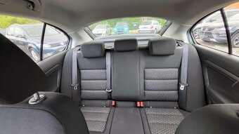 ŠKODA OCTAVIA 1.6MPI CLASSIC - 12