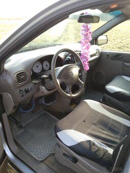 2003 Dodge Grand Caravan 3.3 V6 7 míst sleva - 12