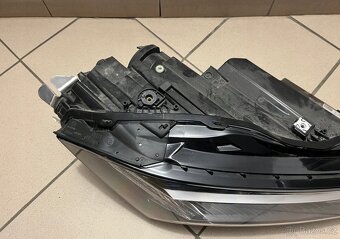 Škoda Superb 4 IV prední prave svetlo Matrix led 3P1 - 12