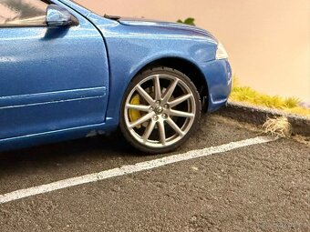 1:18 2006 Škoda OCTAVIA II RS - PAUDI (prerábka) - 12