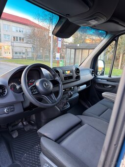 Mercedes Benz 907 Sprinter - 12