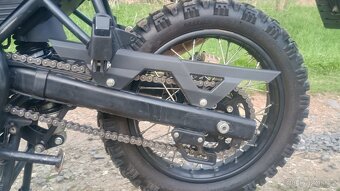 Royal Enfield Himalayan 411 - 12