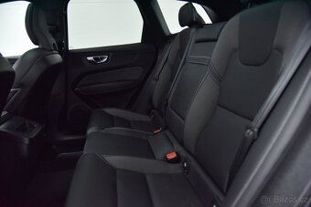 XC60 2.0 B4 mHEV R-Design AWD A/T, ACC, Panorama, El.kufor - 12