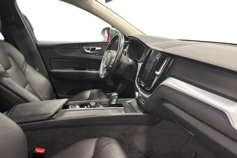 Volvo XC60 B4 AWD Momentum Advanced Edition 2020 - 12
