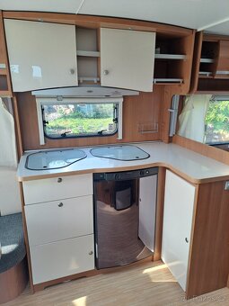 Karavan LMC Musica 725 palandy + podlahové topení + markýza - 12