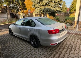 Volkswagen Jetta 1,2TSi/ 77kw serviska výhř.sed benzín - 12
