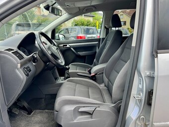 VW Touran 1.4 TSI 103kW 7 míst,Servis,Navi - 12