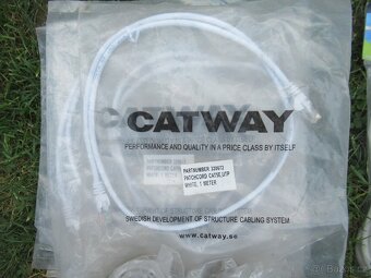 Propojovací kabely a konektory cinch a scart + síťové šňůry. - 12