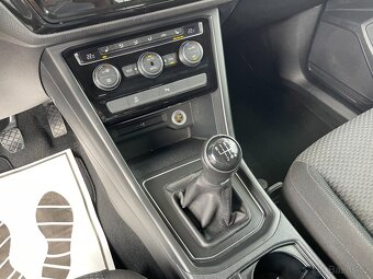 VW Touran 2.0 TDi Serviska, ALU, Senzory - 12
