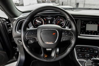 Dodge Challenger 392 Hemi Scat Pack Shaker - 12