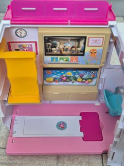 Nabízím Barbie letadlo a sanitku - 12