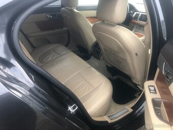 Jaguar XF 3.0 TDV6 2011 155kW - 12