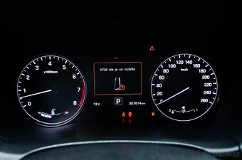 Hyundai Genesis 3.8 V6 GDi HTRAC - 12