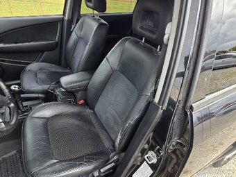 Mitsubishi Outlander 4x4 2.0T,148kw, nová STK. - 12