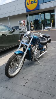 Suzuki VS 800 Intruder - 12