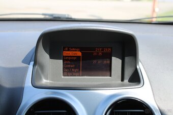 Opel Corsa 1,2i 63KW 16V 1.maj.,ČR,44.385km, r.v. 2013 - 12