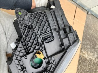 xenon xenon svetlo skoda superb iii 3 pravy B - 12