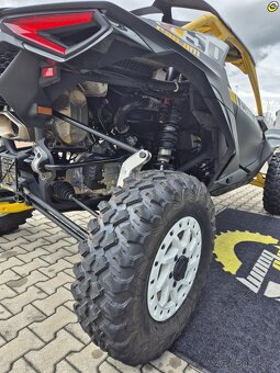 CAN-AM Maverick R - 12