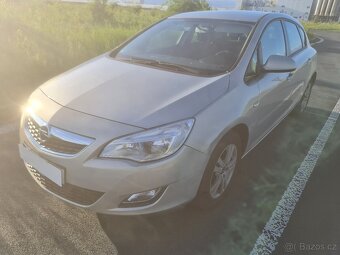 Opel Astra 1.4, 74kW, r.v.2010, klima, 102.000km - 12