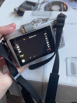 Olympus PEN E-PL 8 kompletní balení - 12
