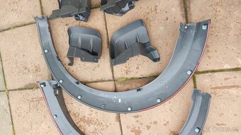 Mitsubishi L200 DID lemy a  zástěrky - 12