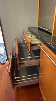 Luxusní kuchyňská linka se spotřebiči Siemens - 12