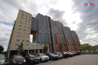 Pronájem bytu 1+kk, 39 m², Praha, ul. Hnězdenská - 12