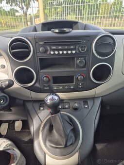 CITROEN BERLINGO 1.6 16V 2013 SERVISKA PANORAMA TAŽNÉ 8xKOLA - 12