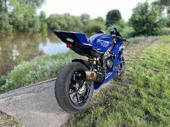 Yamaha R6 - 12