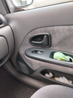 Prodám Renault Clio 1.4 RTX r.v.1999 - 12
