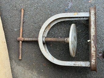 Trapezove Tyče - 12