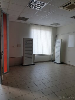 Prodej bytového domu s komerčním prostorem - 12