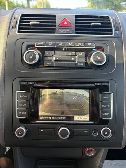 VOLKSWAGEN TOURAN 2.0 TDI HIGHLINE-PANO - 7 MÍST - 12