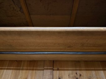 Starožitná šatní skříň - 12