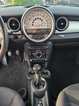 MINI COOPER ONE 2013 1.6i 72kW,TEMPOMAT,KLIMA,SERVISKA - 12