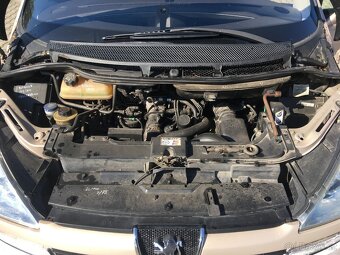 Peugeot 807; 2,2l; 94kW - 12