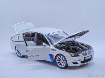 Modely BMW 1:18 Kyosho - 12