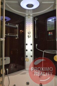 PRONÁJEM 3+1, o výměře 105 m2, v centru Jihlavy KRYTÝ BAZÉN - 12