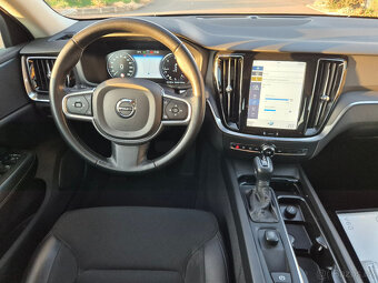 Volvo V60-150 PS-Kamera-Automat-Pravidelný servis TOP CENA - 12