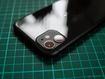 Apple iPhone 11 - 128 GB (Black) - 12