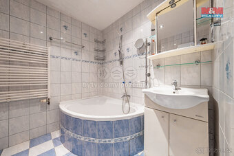 Prodej bytu 3+1, 71 m², OV, se zahradou a garáží, Jirkov - 12