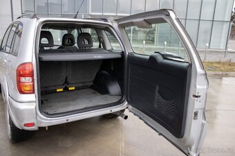 Toyota RAV4 2.0 D-4D - 12