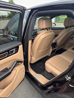 Porsche Cayenne Turbo 4.0 V8, Záruka, Akrapovič, top výbava - 12