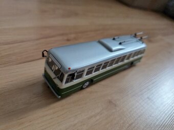 Predám modely autobusov deagostini s časopismi. - 12