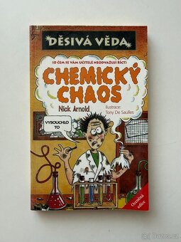 Děsivé dějiny + Děsivá věda – 19 knih – TOP stav - 12