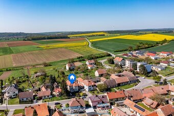 Prodej rodinného domu 6+1, zahradní domek, pozemek 1116m2, D - 12
