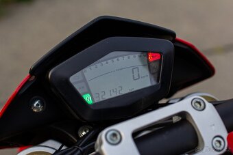 Ducati Hypermotard 1100S - 12